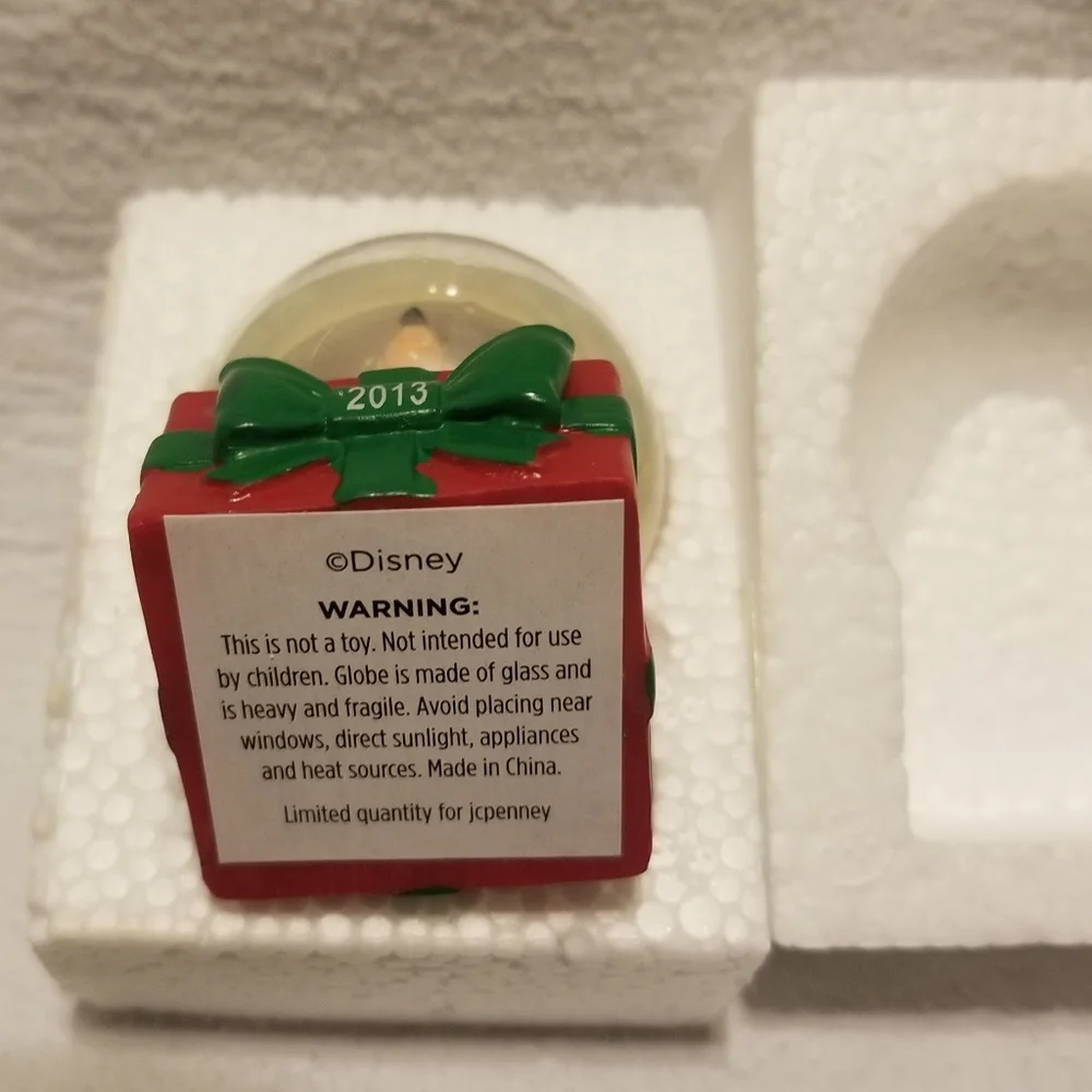 EUC 2013 Mickey Mouse snowglobe